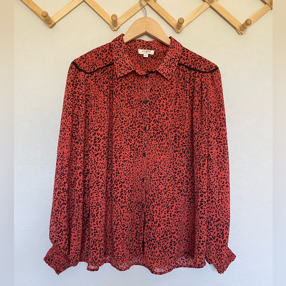 Umgee Semi sheer Leopard/Cheetah print blouse